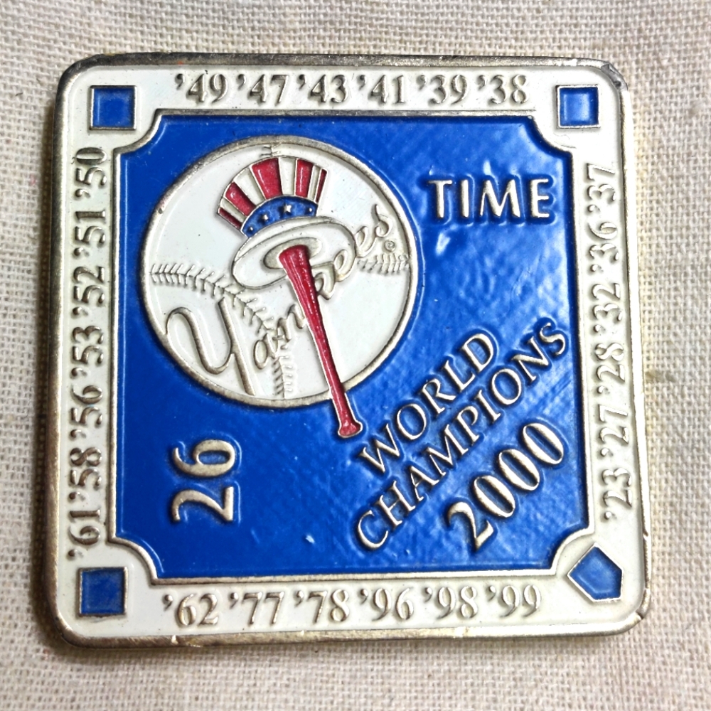 Vintage NY Yankees 2000 World Champions Commemorative Medallion Paperweight